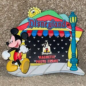 NWT Vintage Early 2000's Magnetic DISNEYLAND Picture Frame w/ MIC…